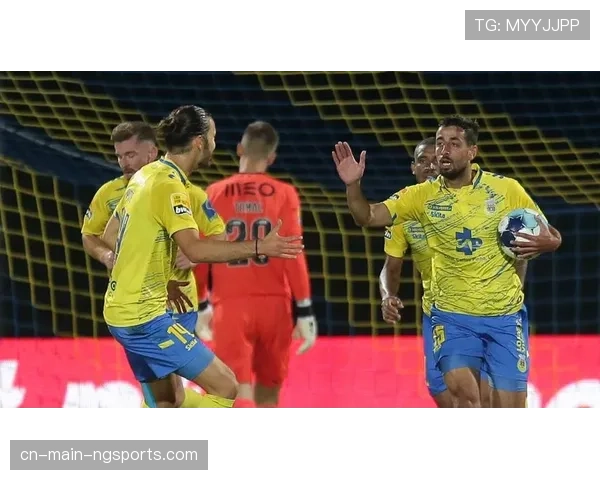 摩雷伦斯葡超客场2-1力克阿罗卡，收获关键三分