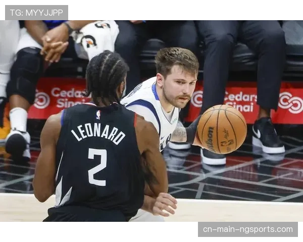 快船近十场七胜三负状态回暖，对阵独行侠取得一胜一负战绩